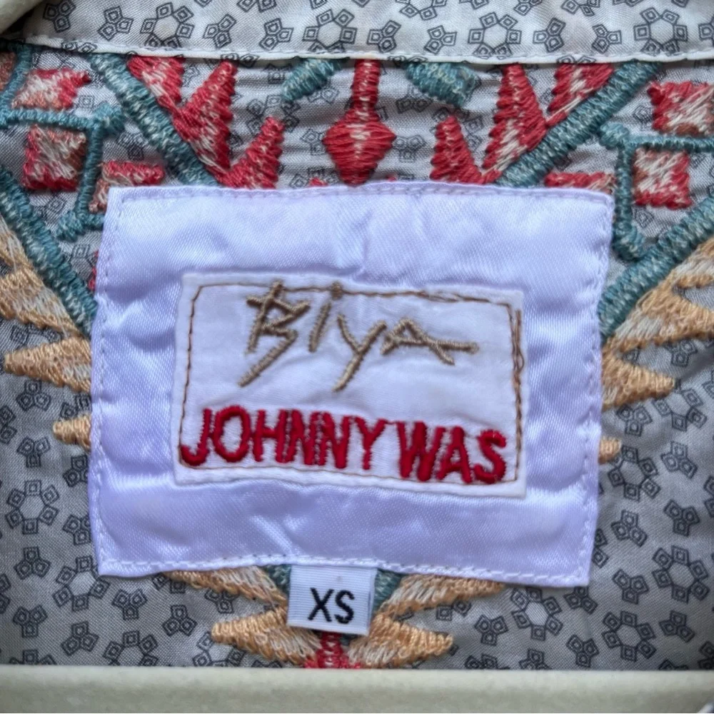 Johnny Was Multicolor Silky Gray Embroidered Blouse - Picture 5 of 6